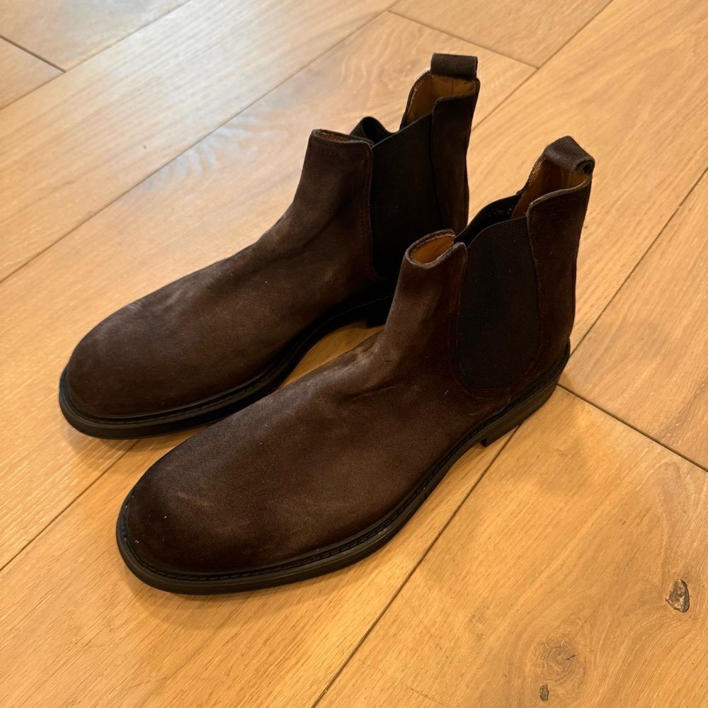 RON WHITE
Nigel Slate Gray Chelsea Boot - Picture 3 of 9